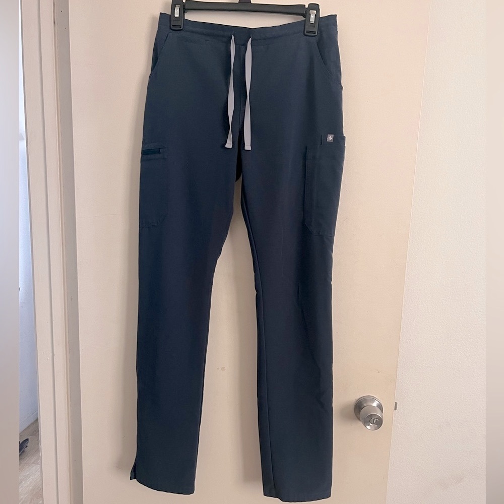 Figs Dark Harbor Small/Tall Kade Cargo Scrub Pants